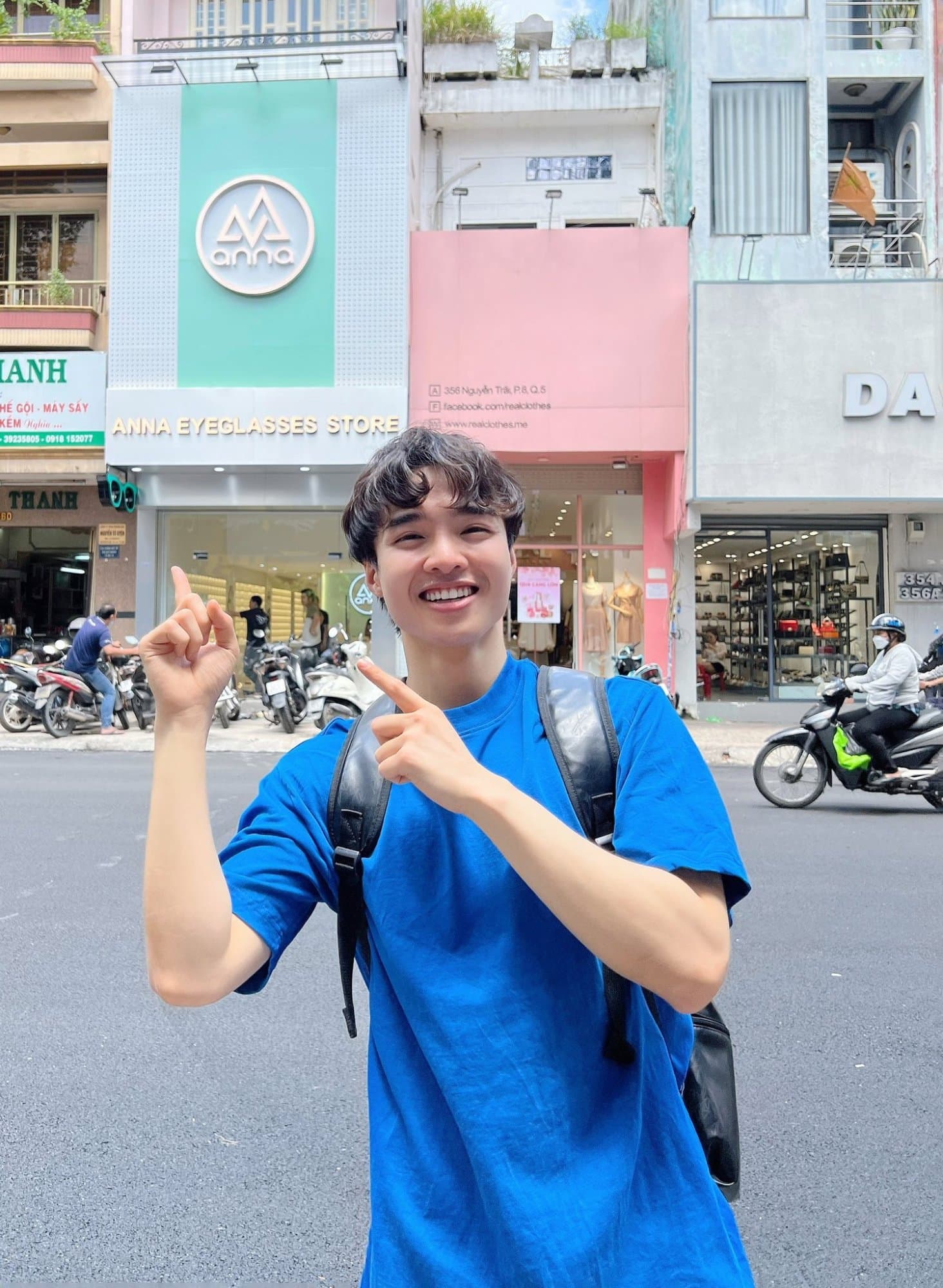 Nâng tầm phong cách với kính mắt Anna 2022