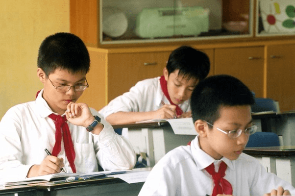 Cận thị học đường là gì? Các thông tin cần lưu ý