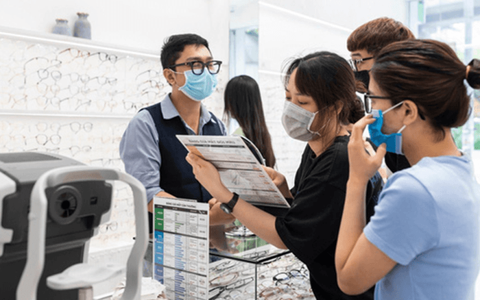 Vừa cận thị vừa loạn thị có nguy hiểm không? Đeo kính như thế nào?