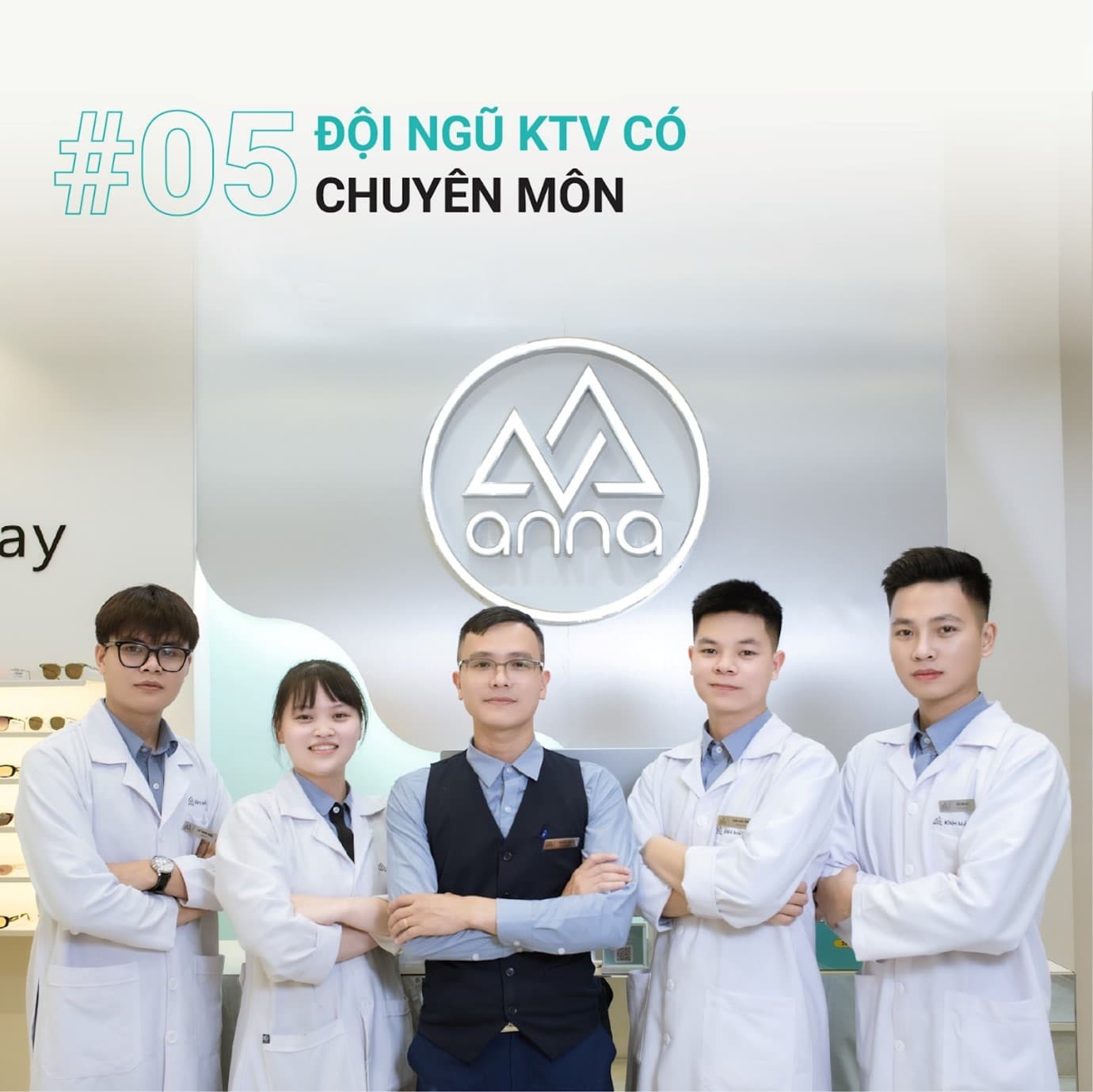 Đội ngũ kỹ thuật viên với nhiều kinh nghiệm tại Kính mắt Anna