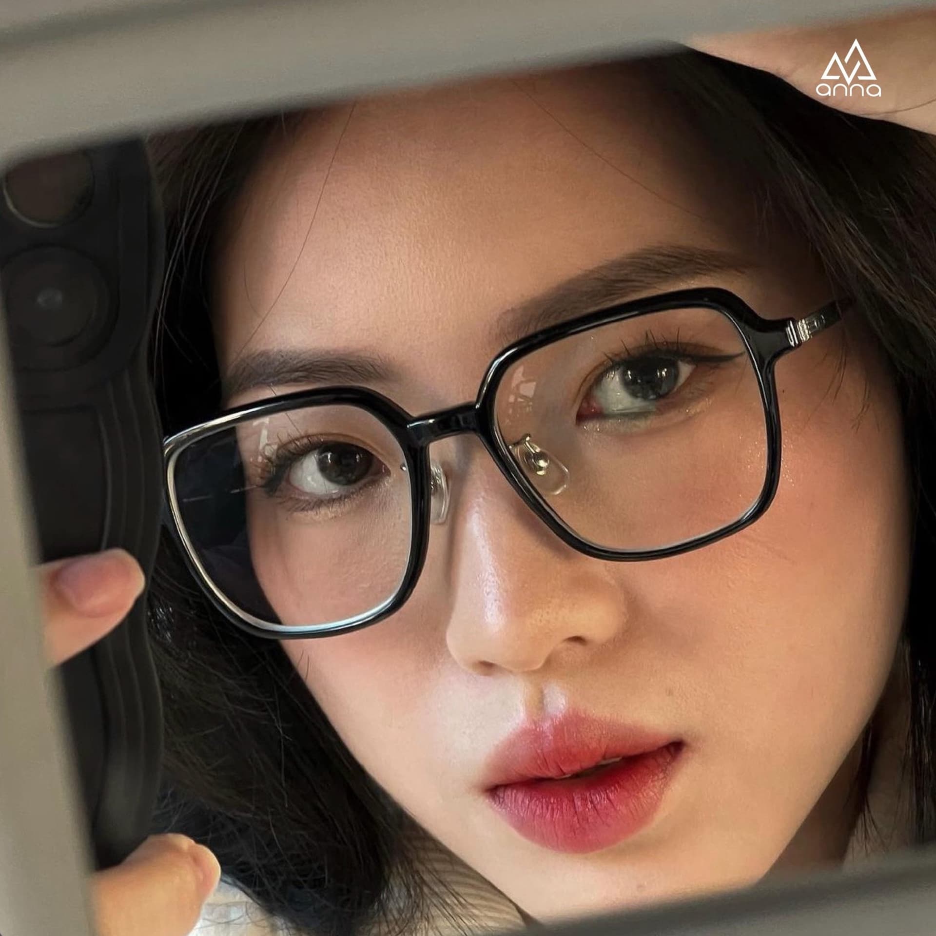 Đeo kính là phương pháp điều trị phổ biến nhất, an toàn, hiệu quả, tiết kiệm chi phí