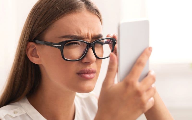 Người cận thị có nguy cơ giảm thị lực, đục thuỷ tinh thể, thoái hoá võng mạc cao hơn người bình thường