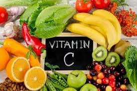 Vitamin C là một dạng vitamin tan trong nước và cần thiết cho cơ thể.