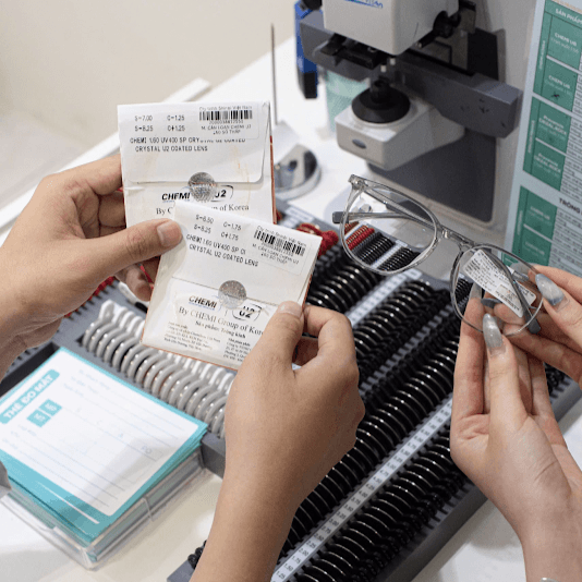 Bí mật đằng sau những chiếc kính: Kính mắt Anna cam kết minh bạch 100% trong từng sản phẩm!